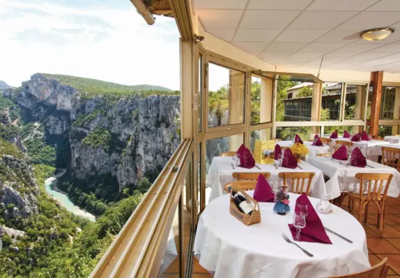 Hotel y restaurante del Gran Cañón del Verdon en Aiguines