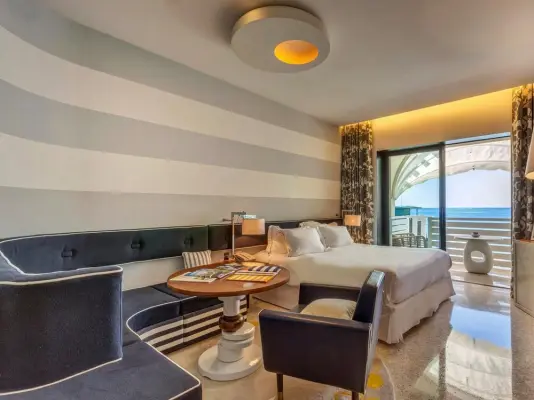 Monte Carlo Beach Hotel - Room