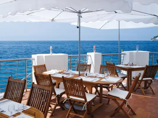 Monte-Carlo Beach Hotel - Terrace