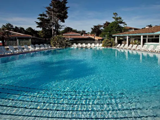 Domaine Hotelier Les Grenettes - piscine