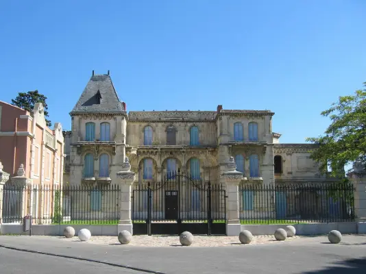 Château de la Buzine - Exterior