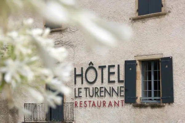 Hotel Le Turenne - Facade
