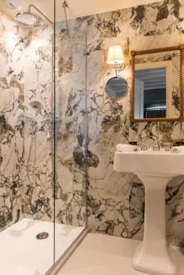 Hôtel Fougère - Salle de bain