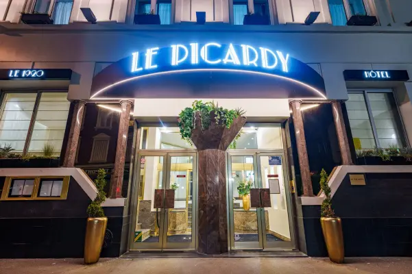 Hôtel Le Picardy - Devanture partielle
