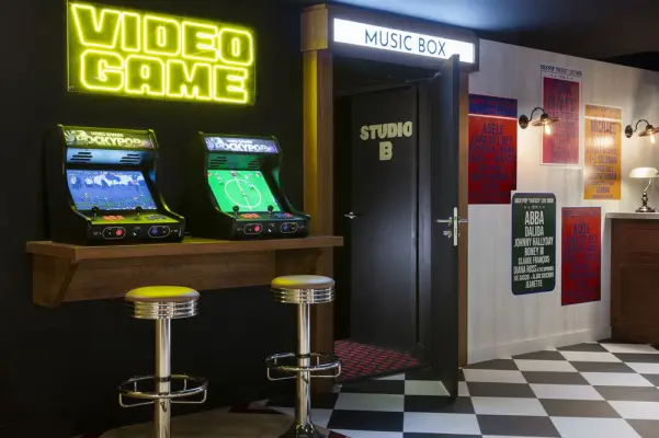 RockyPop Grenoble - Jeux d'arcade et karaoké
