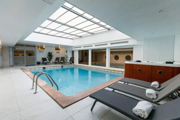 Hotel Nice Riviera - Indoor swimming pool