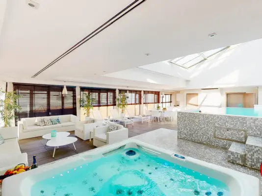 The Pool House Cannes - Piscine