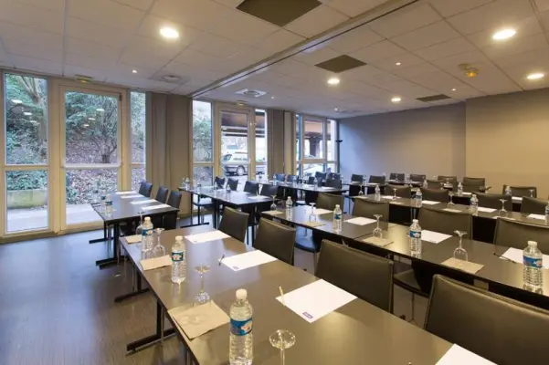 Kyriad Rouen - class seminar room
