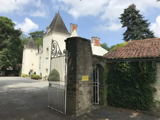 Château de La Cassemichere - Extérieur, entrée du château