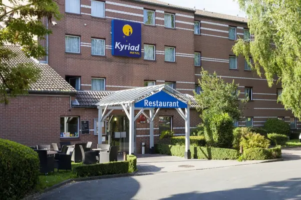 Kyriad Lille Est Villeneuve d'Ascq - Accueil de l'hôtel