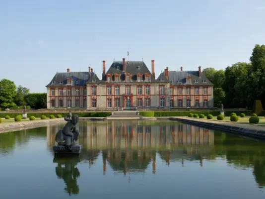 Castle and Orangery of Breteuil - Facade