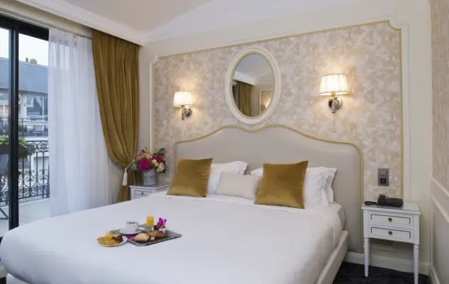 Hotel Saint Pétersbourg Opéra and Spa - Chambre
