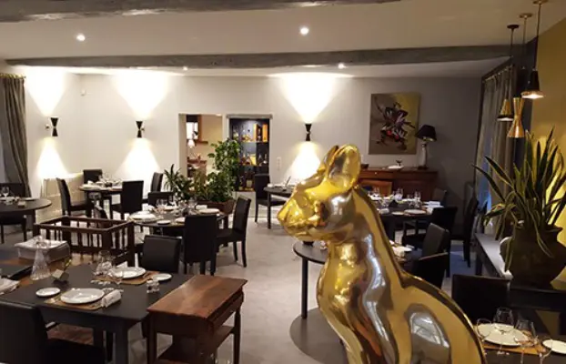 Auberge du Cheval Blanc Luxe - Salle de restaurant