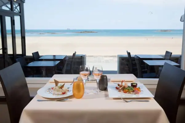 Restaurant de l'Antinéa - Table avec vue sur mer
