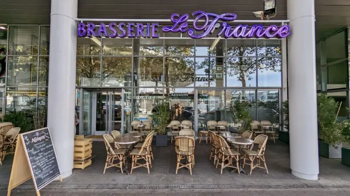 Brasserie Le France - Lugar para seminarios en Saint-Denis (11)