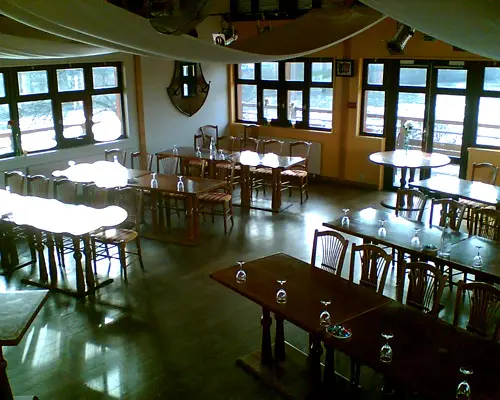 Les Rives de La Courtille - Salle du restaurant