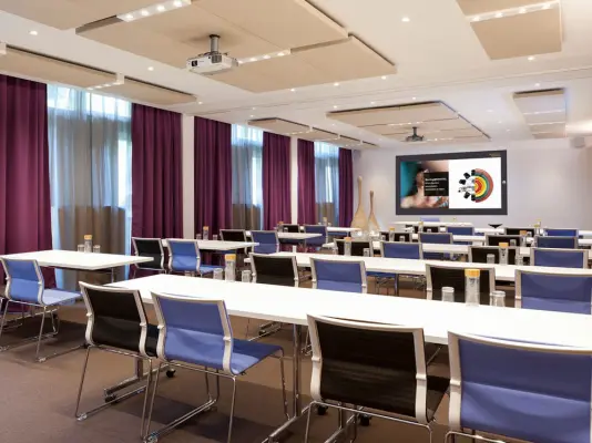 Novotel Toulouse Centre Compans - Salle de réunion en classe