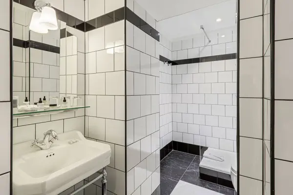 Best Western Premier Hotel Roosevelt - Bathroom