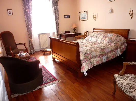 Treouret Manor - Bedroom