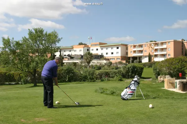 Hotel Golf Fontcaude - Organize your introduction to golf with our pros