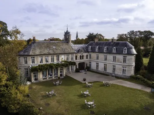 Aubry du Hainaut Castle - Exterior